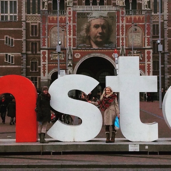 Meet your Posher, Crystal - Picture 2 of 2